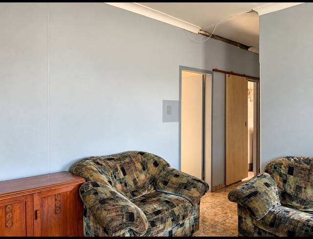 3 BEDROOM FREESTANDING FOR SALE IN VANDERBIJLPARK CE 2